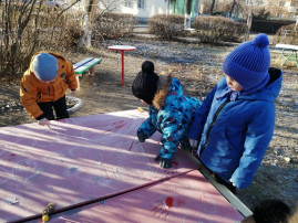 Прогулки - всегда весело и интересно. Прогулки - всегда весело и интересно.