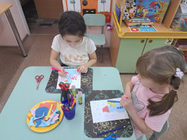 Ждут ребята с нетерпением прихода праздника - Нового года! Ждут ребята с нетерпением прихода праздника - Нового года!.
